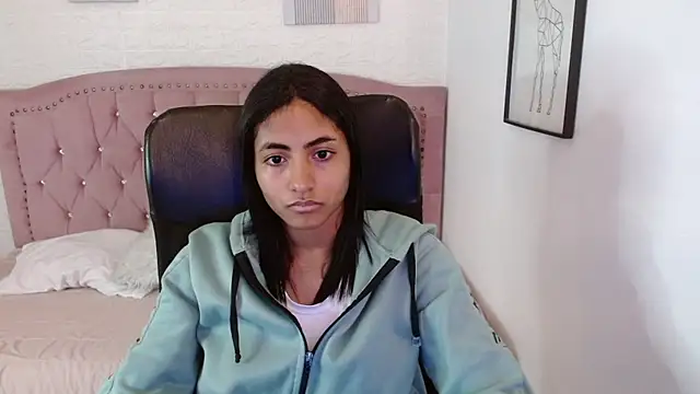 shaneelle online show from November 12, 3:29 am