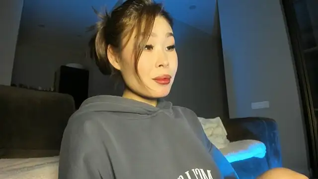 Yukisans online show from February 21, 1:44 pm