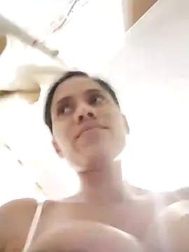 ambarsmith02 online show from December 15, 6:37 pm