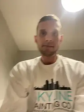 Camcam21 online show from March 8, 6:32 am