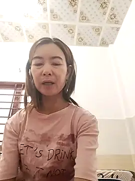 Sexy-ladyboobs20 online show from October 31, 1:39 am