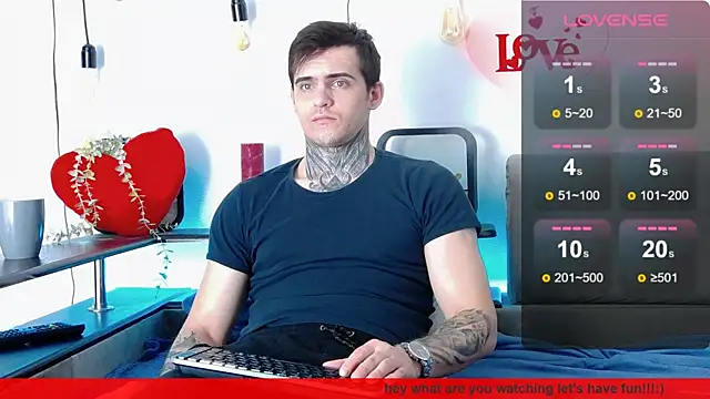 Snapshot of CarterCole chatting on February 10, 7:04 am CarterCole online show from February 10, 7:04 am