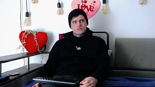 Snapshot of CarterCole chatting on February 14, 7:49 am CarterCole online show from February 14, 7:49 am