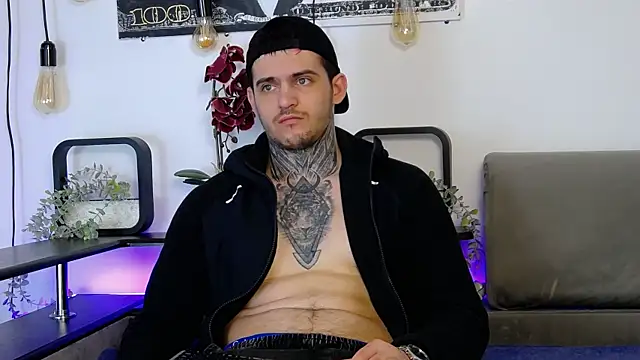 Snapshot of CarterCole chatting on March 15, 8:04 am CarterCole online show from March 15, 8:04 am