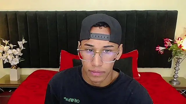 soft attraction online show from December 6, 2:49 pm