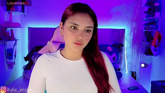 Kylie brokee online show from November 28, 9:06 pm