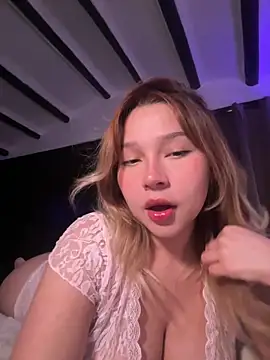 Snapshot of -SofiaCastillo- chatting on October 4, 5:05 am -SofiaCastillo- online show from October 4, 5:05 am