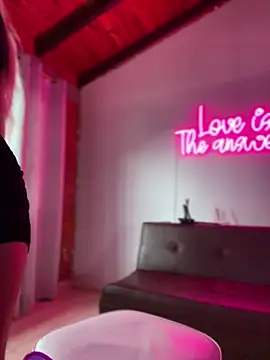 SamaraJay1 online show from December 6, 12:49 pm