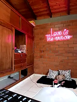 SamaraJay1 online show from March 18, 3:31 pm