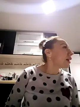 coral smitth online show from February 12, 1:19 am