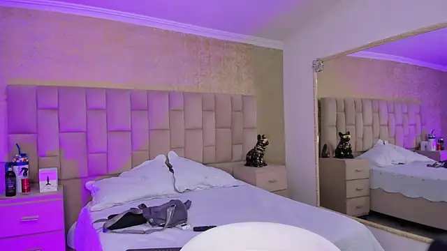 EmmaTorres  online show from January 25, 8:00 pm