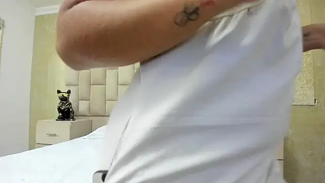 EmmaTorres  online show from September 8, 8:30 pm