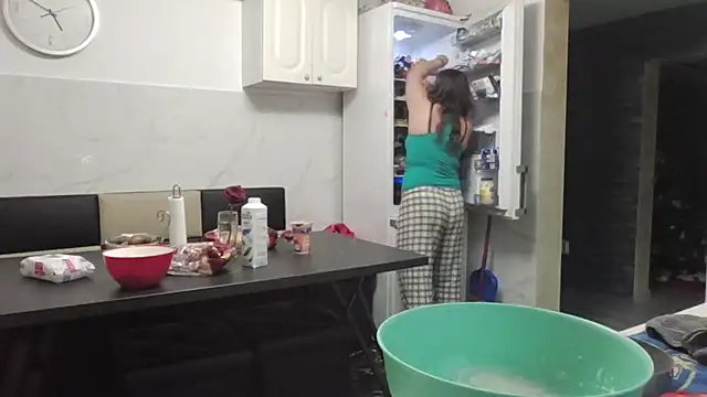 milfmomxx online show from December 12, 1:49 pm