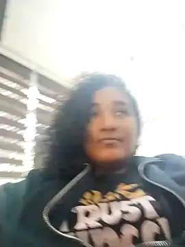 Snapshot of samanthaeliott22 chatting on December 22, 12:38 pm samanthaeliott22 online show from December 22, 12:38 pm