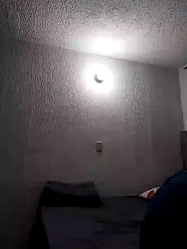 Snapshot of samanthaeliott22 chatting on December 23, 1:29 am samanthaeliott22 online show from December 23, 1:29 am