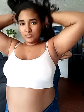 Snapshot of samanthaeliott22 chatting on March 21, 9:23 pm samanthaeliott22 online show from March 21, 9:23 pm