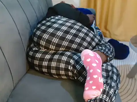 leslysexygirl online show from October 2, 5:36 am