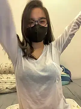 Lilisa miu online show from February 1, 4:00 pm