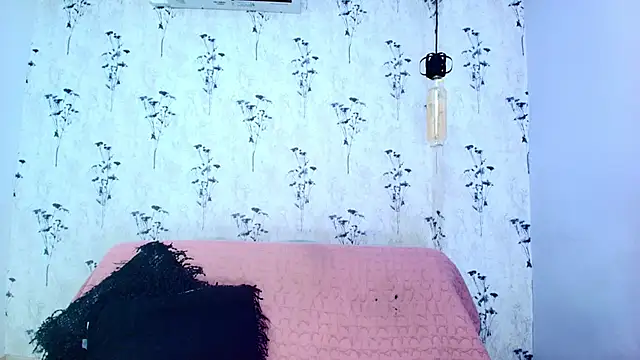 Mia candy 0 online show from September 18, 12:07 pm