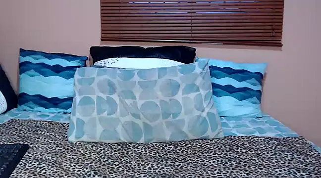 LONGBLKCLIT36 online show from February 18, 4:48 pm