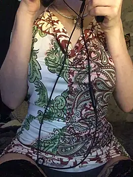 indie-rayne online show from January 4, 12:05 pm