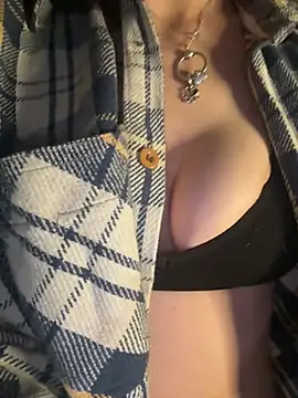 indie-rayne online show from March 16, 5:28 pm