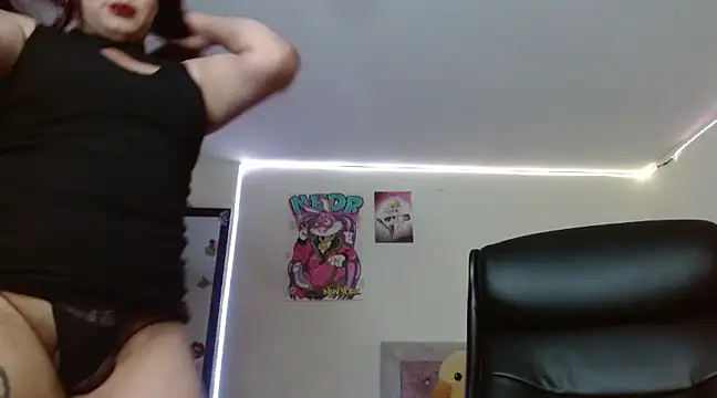 kim hot69  online show from March 3, 8:32 pm