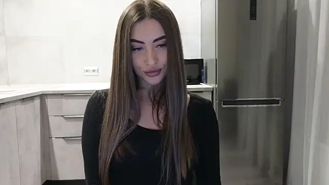 Snapshot of Cinderella____ chatting on January 11, 11:24 pm Cinderella online show from January 11, 11:24 pm