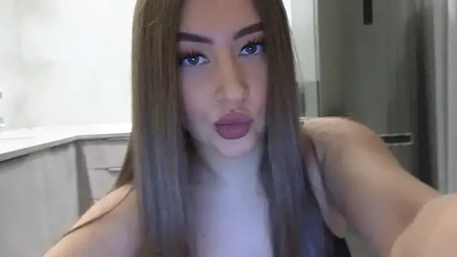 Snapshot of Cinderella____ chatting on January 28, 5:46 pm Cinderella online show from January 28, 5:46 pm