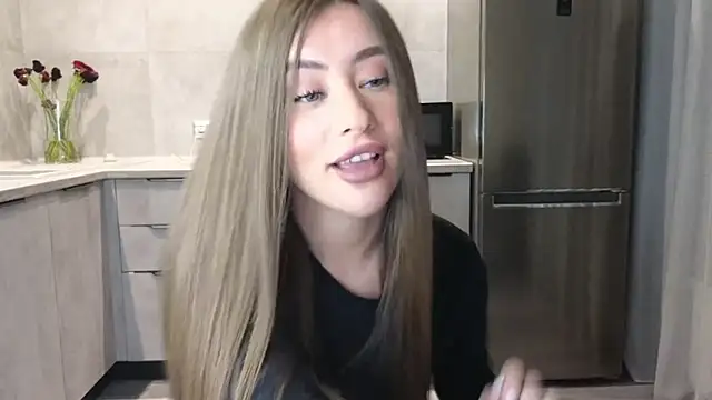 Snapshot of Cinderella____ chatting on February 20, 2:57 pm Cinderella online show from February 20, 2:57 pm