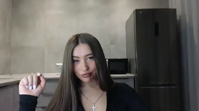 Snapshot of Cinderella____ chatting on February 21, 7:32 pm Cinderella online show from February 21, 7:32 pm