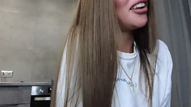 Snapshot of Cinderella____ chatting on February 24, 10:58 pm Cinderella online show from February 24, 10:58 pm