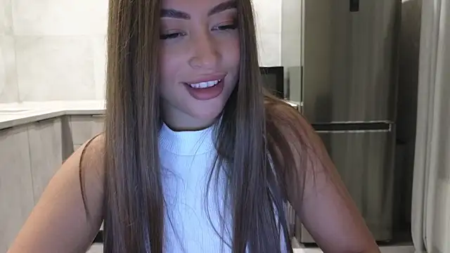 Snapshot of Cinderella____ chatting on February 27, 12:10 am Cinderella online show from February 27, 12:10 am