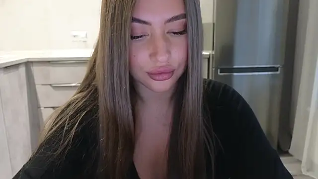 Snapshot of Cinderella____ chatting on March 4, 1:23 am Cinderella online show from March 4, 1:23 am