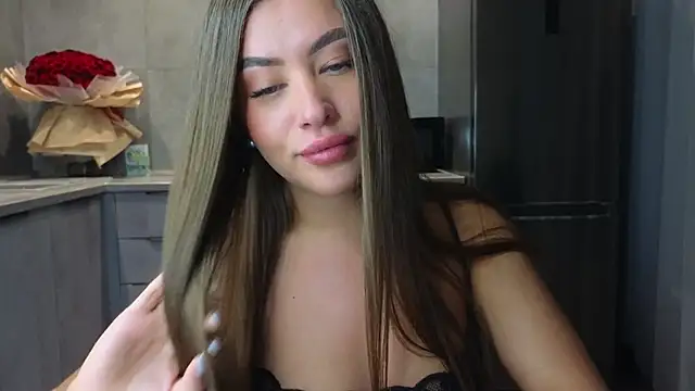 Snapshot of Cinderella____ chatting on March 20, 11:34 pm Cinderella online show from March 20, 11:34 pm