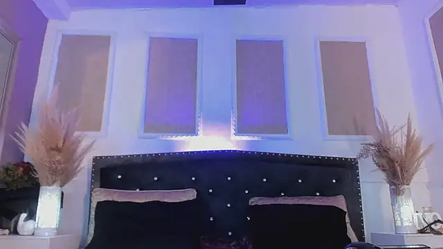 Snapshot of queen_satin chatting on March 15, 9:09 am queen satin online show from March 15, 9:09 am