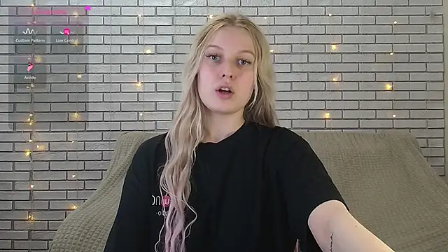 EmiliaDuchess online show from December 10, 3:12 pm