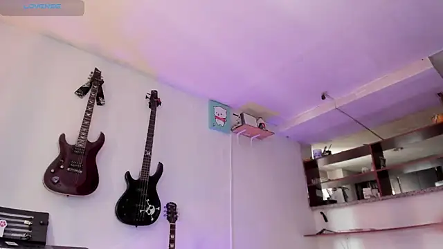 Snapshot of lilpervertgirl chatting on December 3, 4:17 pm lilpervertgirl online show from December 3, 4:17 pm