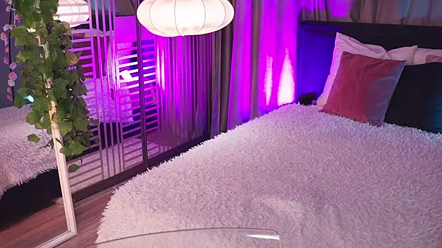 Snapshot of AnnLevine chatting on February 14, 9:03 am AnnLevine online show from February 14, 9:03 am