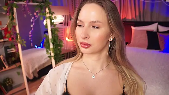 Snapshot of AnnLevine chatting on February 16, 5:48 am AnnLevine online show from February 16, 5:48 am