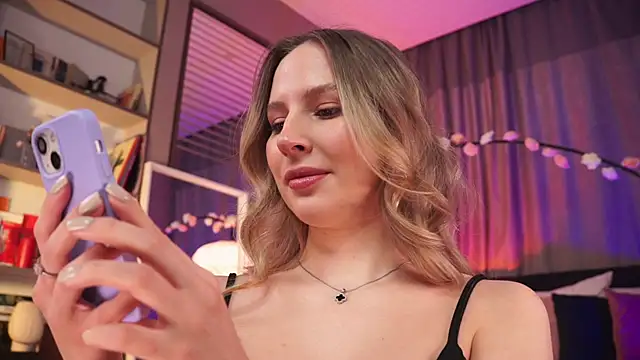 Snapshot of AnnLevine chatting on March 8, 6:10 am AnnLevine online show from March 8, 6:10 am