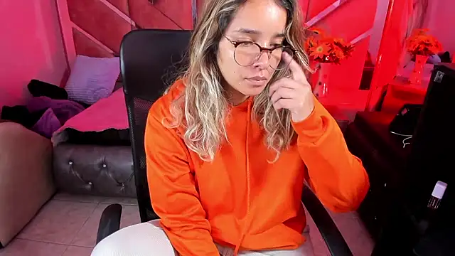 Olivia Fox69 online show from September 30, 3:33 am