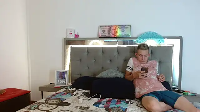 parejacaliente20154 online show from January 11, 12:07 pm