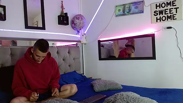 parejacaliente20154 online show from February 28, 12:09 pm