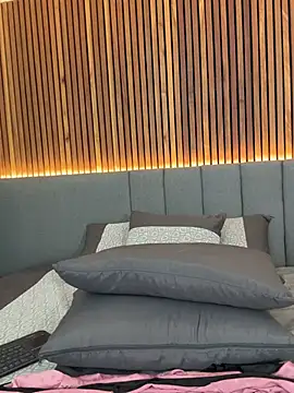 EmiilyAdams  online show from January 9, 8:44 pm