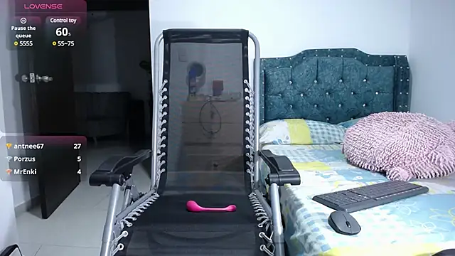 Snapshot of sofiamature01 chatting on January 17, 3:55 am sofiamature01 online show from January 17, 3:55 am