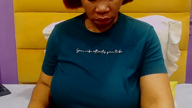 YELLOWBUSTYMELLONS online show from September 11, 5:29 am