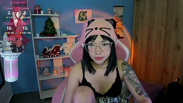 Snapshot of Artic_love chatting on January 9, 5:44 am Artic love online show from January 9, 5:44 am