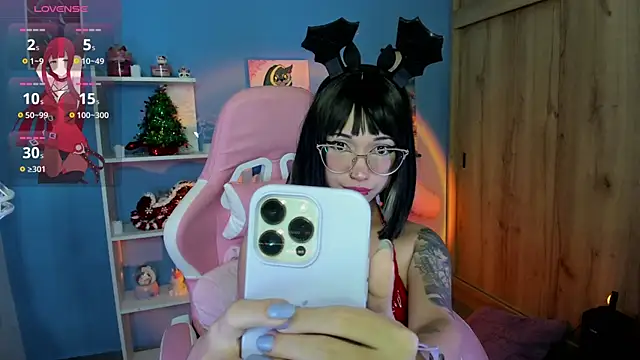 Snapshot of Artic_love chatting on January 10, 5:47 am Artic love online show from January 10, 5:47 am