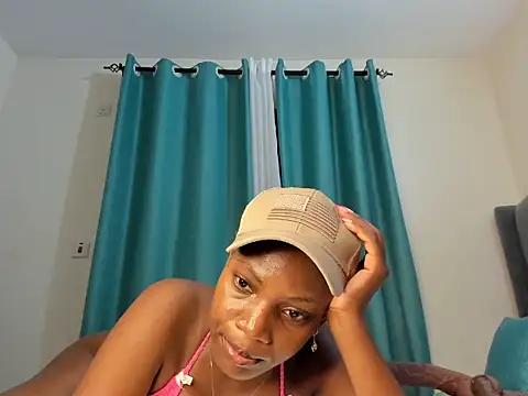 Snapshot of dolly_booty chatting on October 9, 7:45 pm dolly booty online show from October 9, 7:45 pm